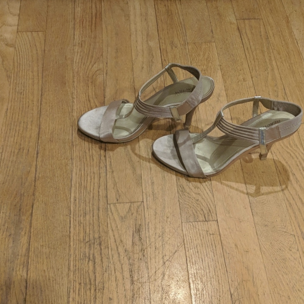 Gold Kenneth Cole shoes - Picture 3 of 4
